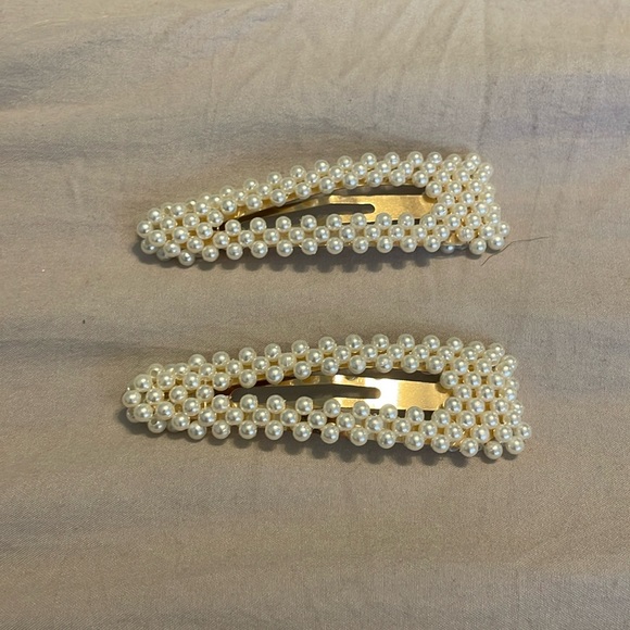 Large Gold/Pearl Barrettes - Picture 2 of 3